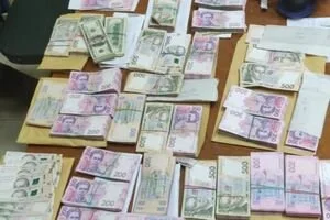 1,3 млн в конвертах: в отделении ПриватБанка под Одессой нашли "черную кассу" для подкупа избирателей