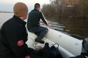 В Днепре работники порта обнаружили труп мужчины возле гостиницы "Парус"