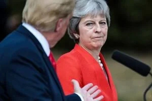 Times: Консервативная партия готовит вотум недоверия Терезе Мэй