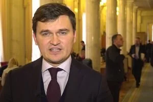 Депутаты начали собирать подписи за отставку Парубия