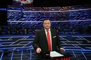 В день инаугурации Зеленского смотрите на NEWSONE "Эпицентр украинской политики: правильный или неправильный выбор. 100 дней до приказа"