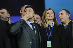 Зеленская "выгуляла" в Канаде платье за 77 000 украинского бренда, который любила Марина Порошенко