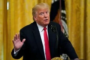 "Хочет сделать Америку снова белой": Трампа обвинили в расизме