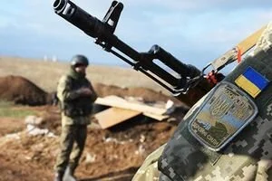 На Донбассе двое украинских военных погибли из-за мощного взрыва
