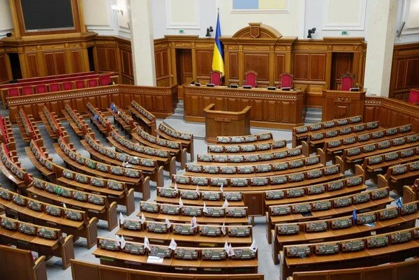 "Слуги народа" рассказали о первой "логистической проблеме" в Верховной Раде