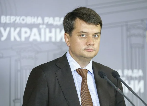 Разумков заявил, что войну на Донбассе не удастся быстро закончить, и объяснил почему
