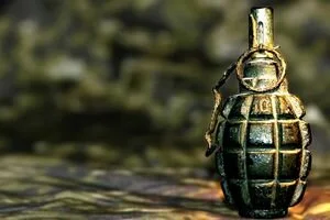 Во Львовской области неизвестный бросил гранату в подъезд