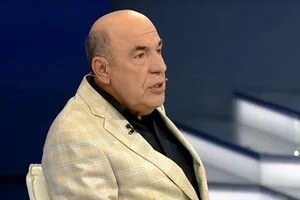 Рабинович заявил, что властям не интересно повышать пенсии и снижать тарифы