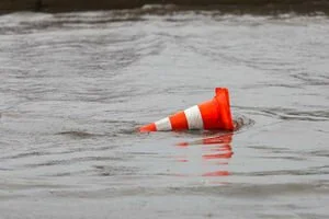 Во Франции из-за сильных дождей погибли два человека