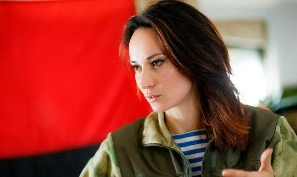 Зверобой накричала на журналиста за вопрос, поддерживает ли она нападения на его коллег: видео