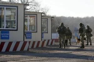 На КПВВ в Станице Луганской умер пенсионер