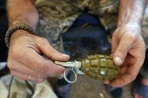 В Киеве полиция задержала инностранца с гранатой в кармане