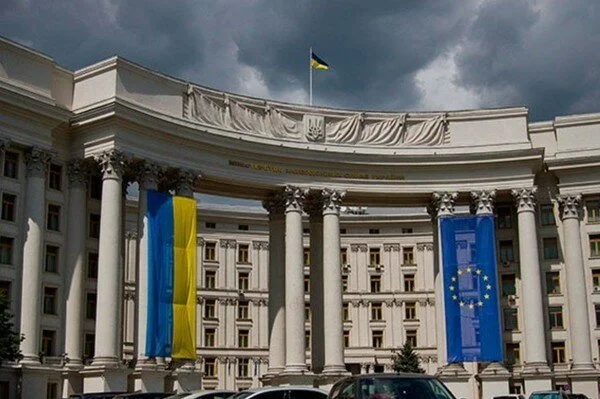 МИД: За границей от коронавируса скончалась четвертая украинка