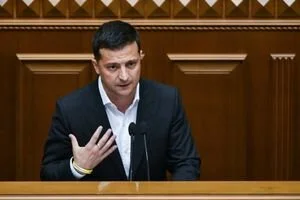 Зеленский в Раде снял маску и попросил депутатов проголосовать законы для МВФ