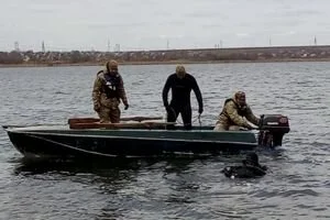 В Одесской области пограничники и водолазы демонтировали спиртовой трубопровод