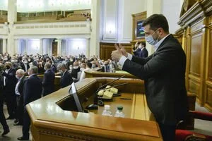 Половина украинцев недовольны действиями власти в борьбе с коронавирусом, - соцопрос