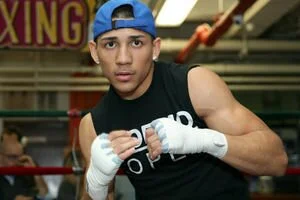 Боксер Теофимо Лопес недоволен карантином