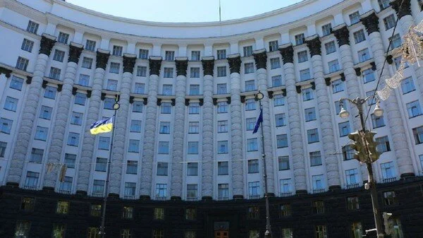 Правительство разрешило некоторым категориям граждан старше 60 лет не соблюдать самоизоляцию