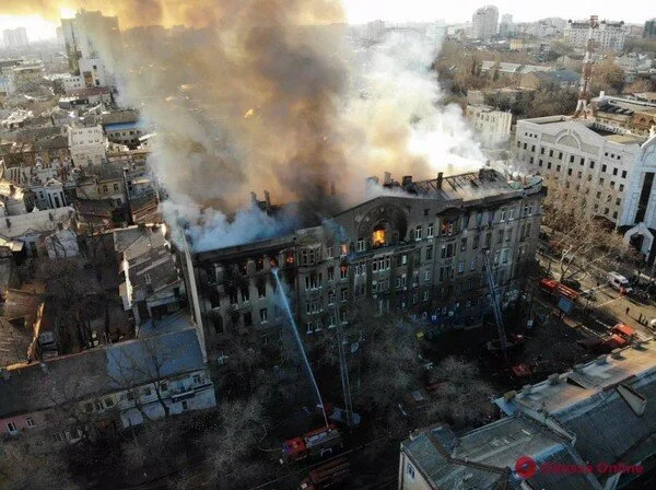 В Одессе вновь загорелся колледж, где полгода назад в огне погибли 16 человек