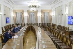 "В мае Украина должна идти на работу": премьер-министр показал три этапа выхода страны из карантина