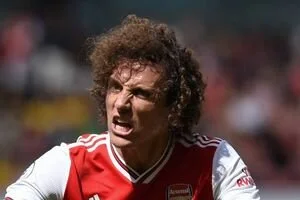 Игроки английского футбольного клуба отказались пойти на урезание зарплат