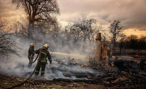 В зоне отчуждения тлеют очаги, а под Житомиром горит 2 тыс. га: в ГСЧС рассказали о ситуации с пожарами