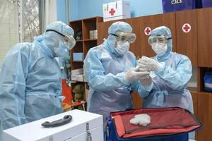 В Украине пятая часть среди всех зараженных - медики