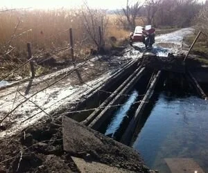 В Луганской области боевики подорвали мост: в полиции заявили о теракте
