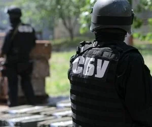 СБУ задержала чиновников, которые присвоили 12 млн грн выплат для переселенцев