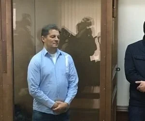 Суд оставил Сущенко под стражей до конца июня