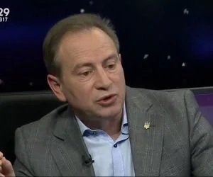 Томенко рассказал, как в Кабмине делят зарплаты "в ручном режиме"