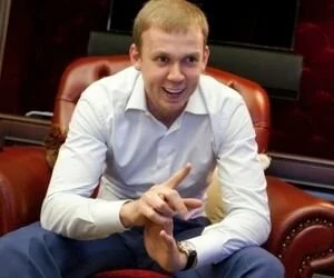 Прокуратура сообщила о подозрении беглому олигарху Курченко