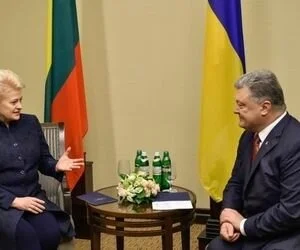 Порошенко заверил, что США не отменят санкции против РФ