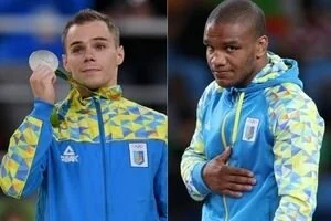 Олимпийские призеры получили новые погоны офицеров ВСУ (ВИДЕО)