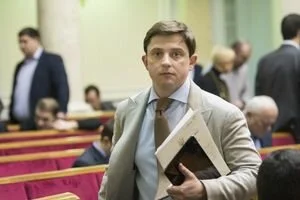 Снять неприкосновенность: вслед за представлением на Лозового Луценко взялся за Довгого