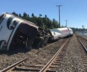 ДТП на железной дороге в США: поезд с 267 пассажирами сошел с рельсов