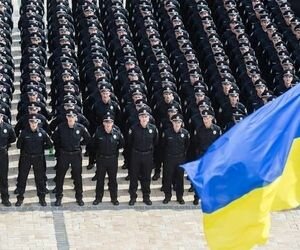 Порошенко направит 1 млрд из "денег Януковича" на нужды Нацполиции