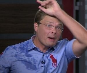 Мыкола Вересень облил водой гостя в прямом эфире, а тот назвал его "петушком". ВИДЕО