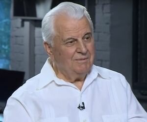 Ночь избиения студентов на Майдане: Кравчук и Янукович пели в караоке