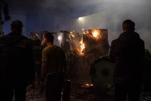 В Днепре произошел масштабный пожар на складе туалетной бумаги