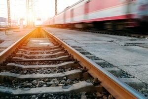 В Хмельницкой области грузовой поезд насмерть сбил юношу