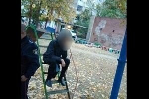 Подросток устроил стрельбу на детской площадке в Херсоне