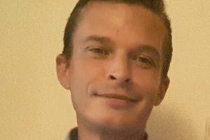 На Березняках в Киеве родственники уже неделю разыскивают пропавшего парня