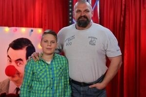 В Киеве на пешеходном переходе водитель сбил сына Вирастюка и сбежал