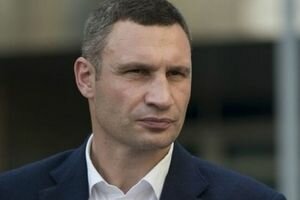 Кличко планирует установить в центре Киева "главный флаг страны" за 47 млн гривен