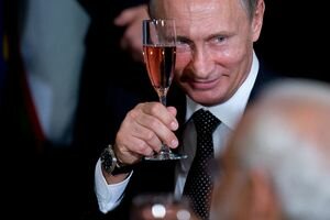 Единогласное решение: избиратели поддержали самовыдвижение Путина в президенты