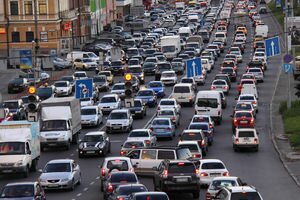 В Киеве полиция перекрыла несколько улиц из-за массовых акций: образовались пробки