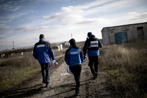 Наблюдатели ОБСЕ собщили о танках и Градах на аэродроме оккупированного Луганска