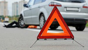 В США подростки угнали автомобиль и попали в ДТП: двое погибших, пятеро раненых