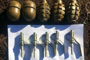 "На память о войне": в Донецкой области мужчина оборудовал возле дома схрон с гранатами и боеприпасами